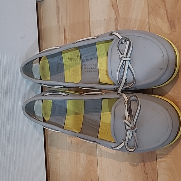 Crocs women's size 8 shoes - Picture 4 of 5